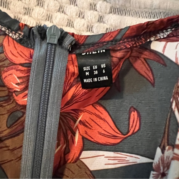 SHEIN DRESS - Picture 4 of 5